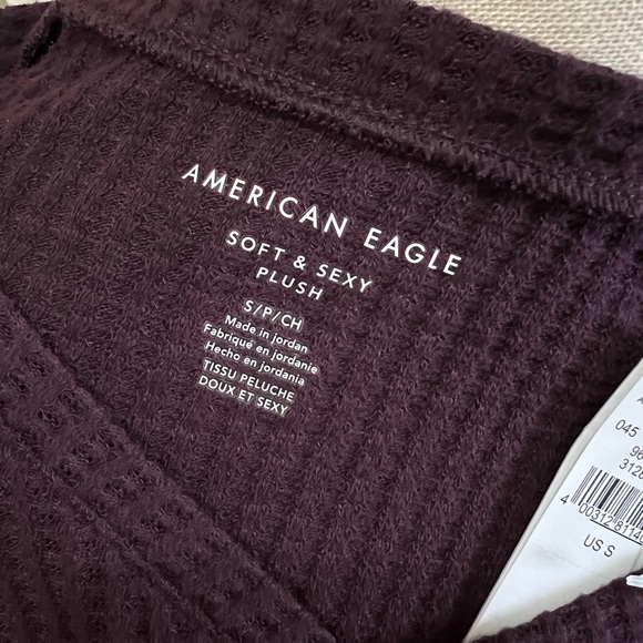 AMERICIAN EAGLE Soft & Sexy Waffle Knit Long Sleeve Tee Top Burgundy NWT Small - Picture 2 of 11